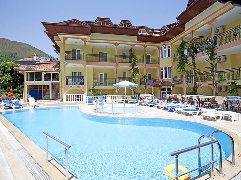 Mola Apartments